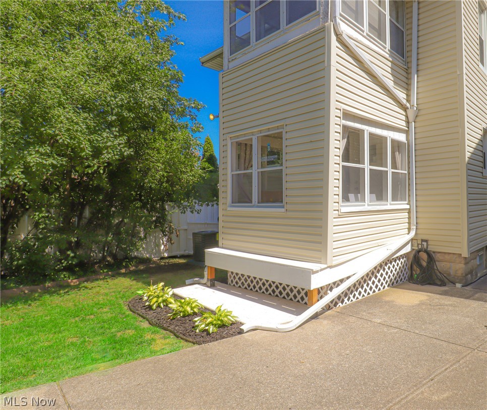1238 Webb Road Lakewood OH 44107