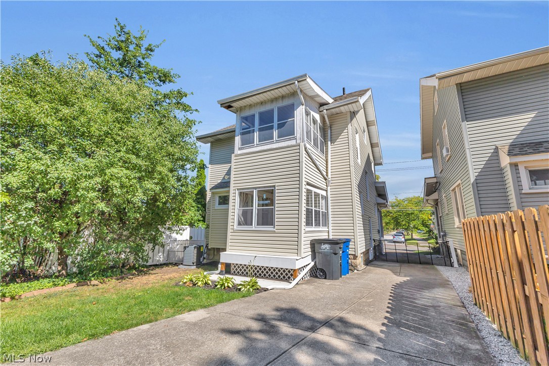 1238 Webb Road Lakewood OH 44107