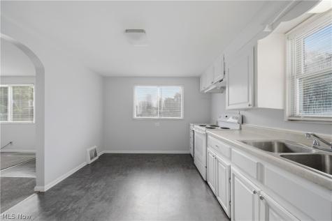 2643 Fletcher Avenue NE Canton OH 44705