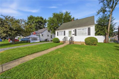 2643 Fletcher Avenue NE Canton OH 44705