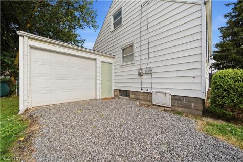2643 Fletcher Avenue NE Canton OH 44705