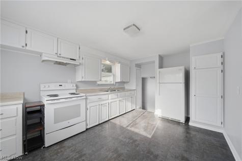 2643 Fletcher Avenue NE Canton OH 44705