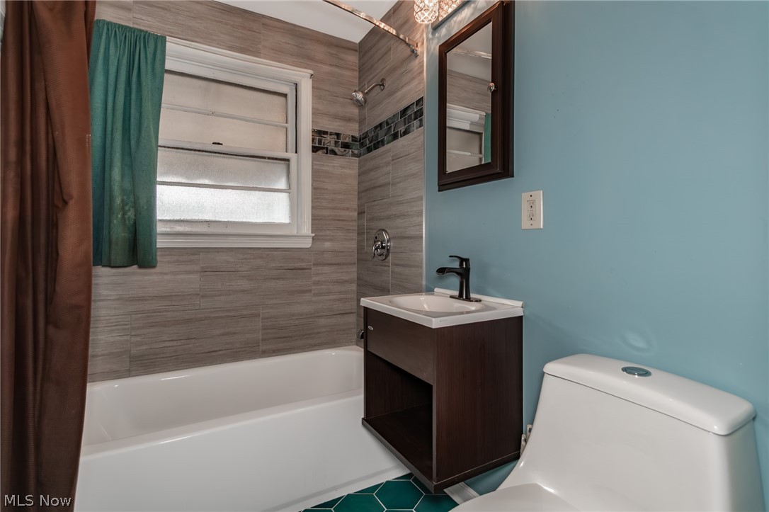 306 E 323rd Street Willowick OH 44095