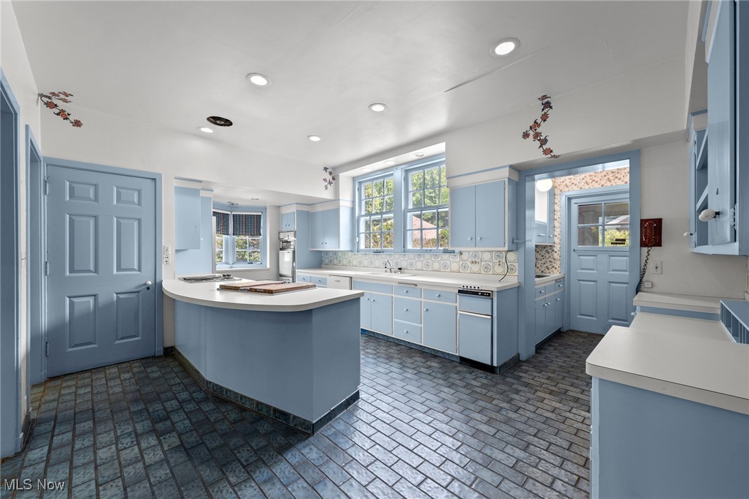 2945 Fontenay Road Shaker Heights OH 44120