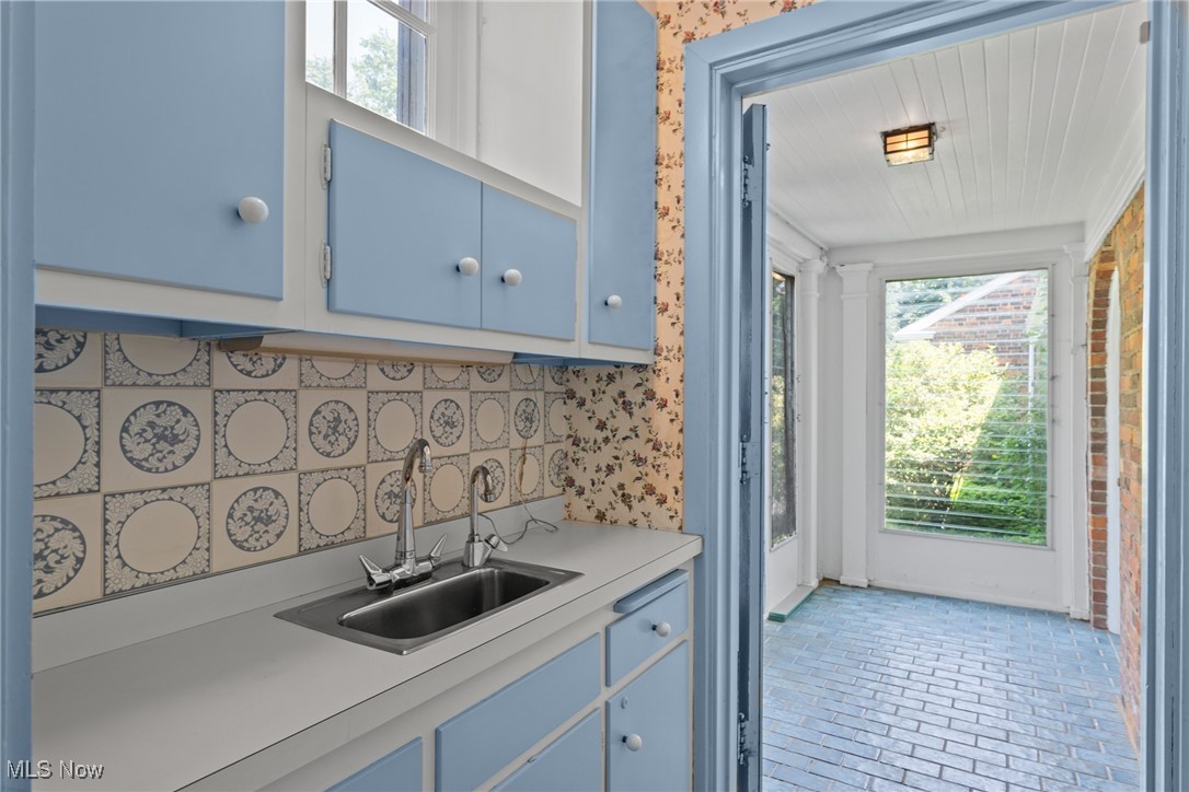 2945 Fontenay Road Shaker Heights OH 44120