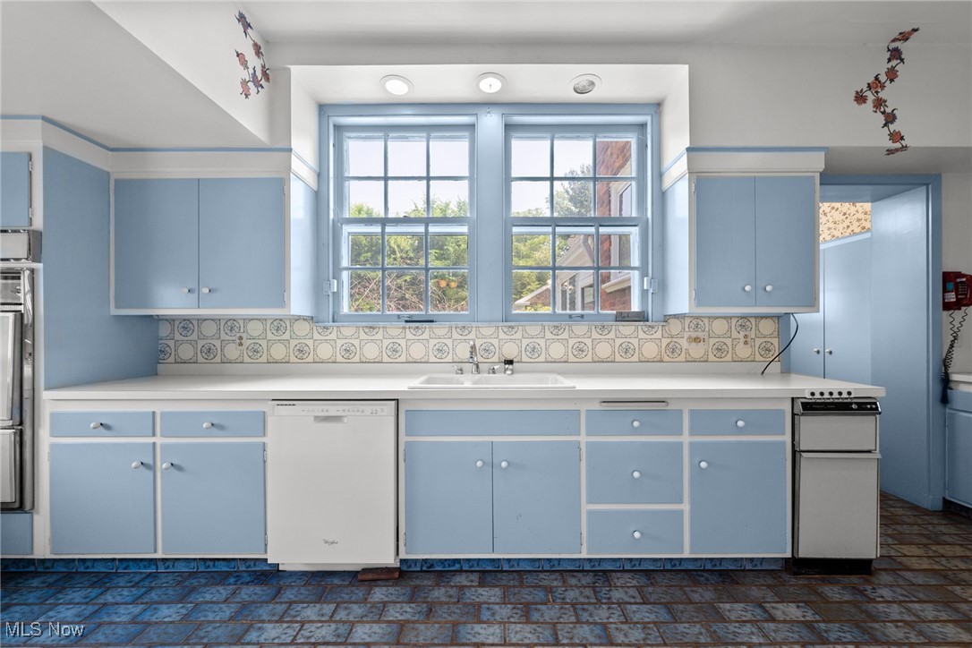 2945 Fontenay Road Shaker Heights OH 44120