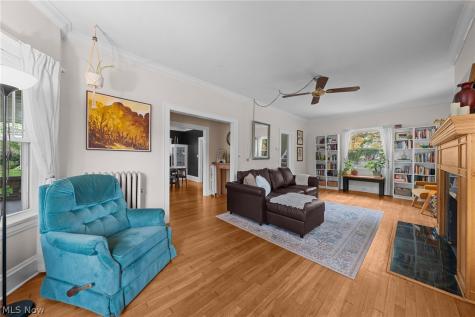 3302 E Scarborough Road Cleveland Heights OH 44118