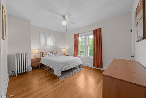 3302 E Scarborough Road Cleveland Heights OH 44118