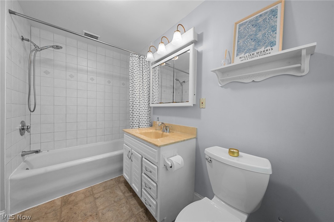 3302 E Scarborough Road Cleveland Heights OH 44118