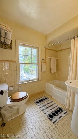869 Cambridge Road Cleveland Heights OH 44121