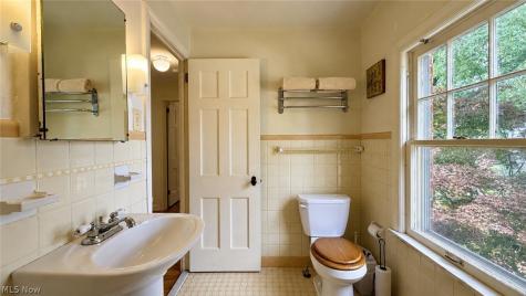 869 Cambridge Road Cleveland Heights OH 44121