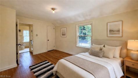 869 Cambridge Road Cleveland Heights OH 44121