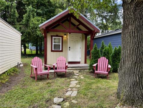 869 Cambridge Road Cleveland Heights OH 44121
