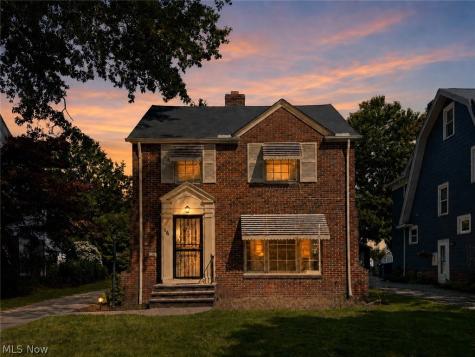 869 Cambridge Road Cleveland Heights OH 44121