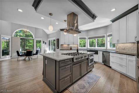 8536 Timber Trail Brecksville OH 44141
