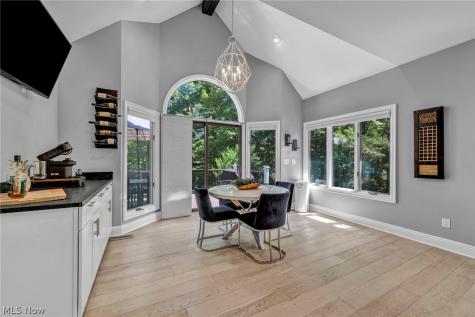 8536 Timber Trail Brecksville OH 44141