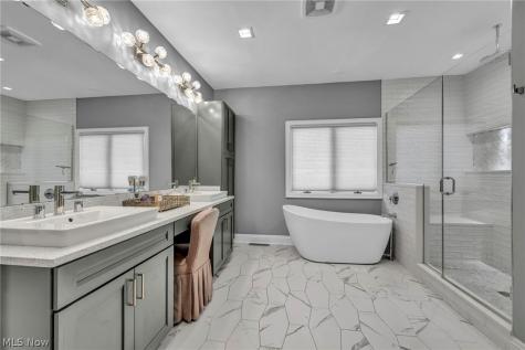 8536 Timber Trail Brecksville OH 44141