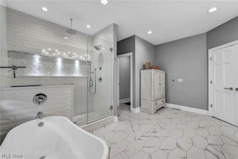 8536 Timber Trail Brecksville OH 44141