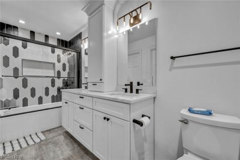 8536 Timber Trail Brecksville OH 44141