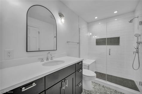 8536 Timber Trail Brecksville OH 44141