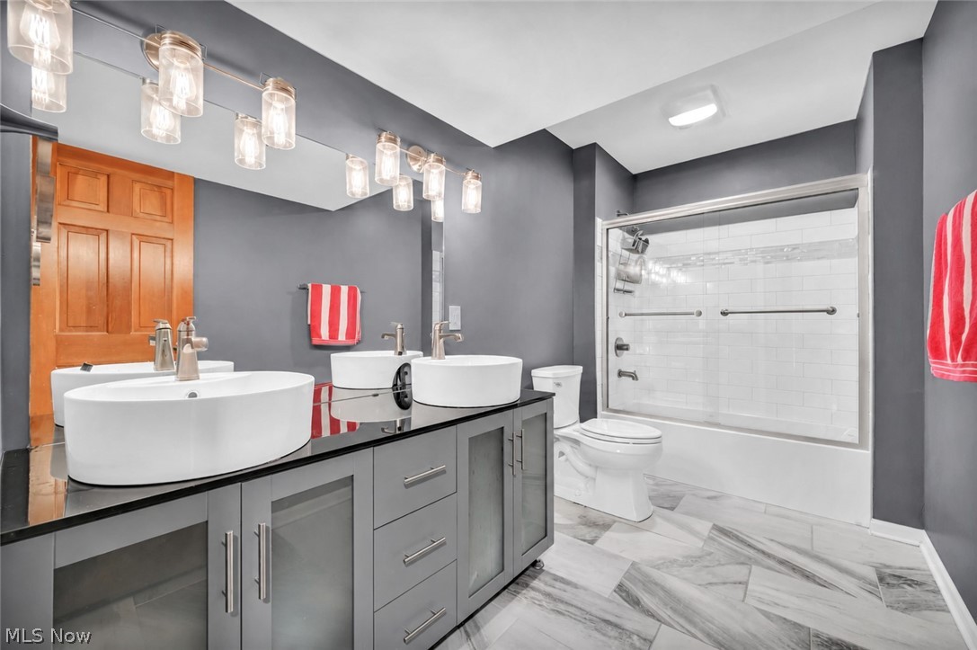 8536 Timber Trail Brecksville OH 44141