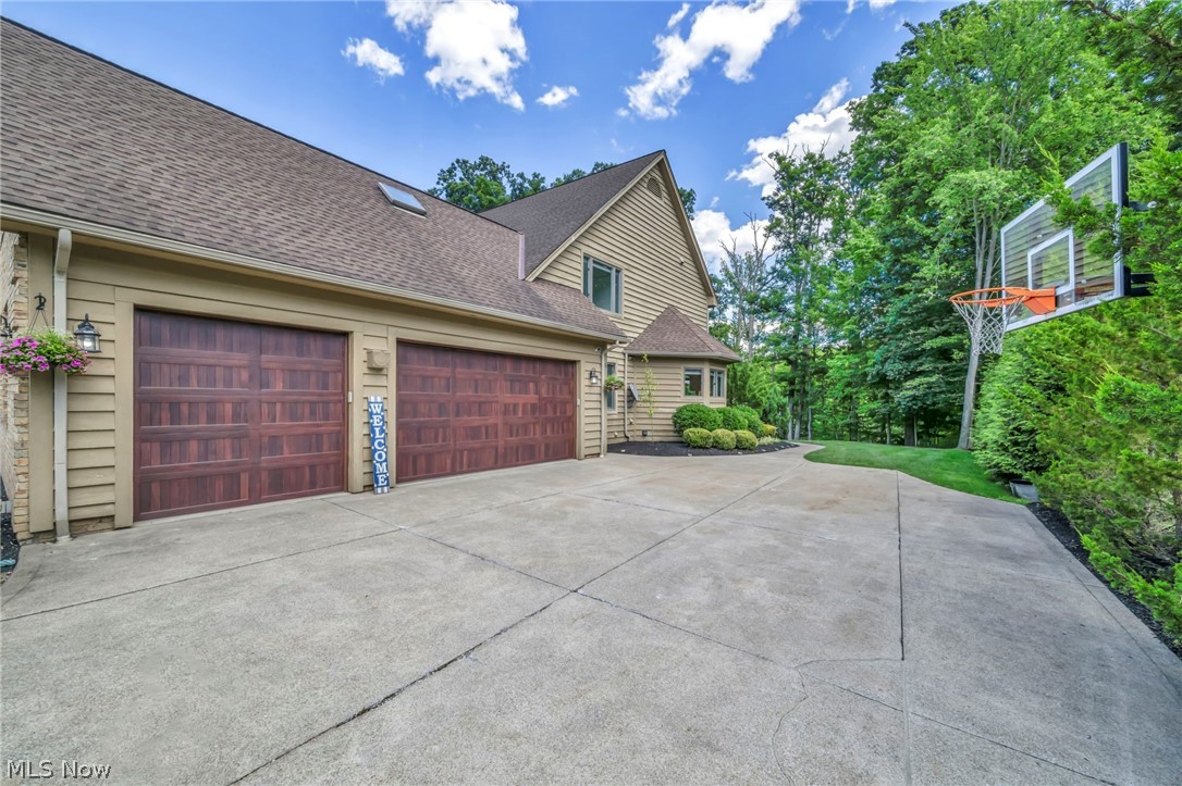 8536 Timber Trail Brecksville OH 44141