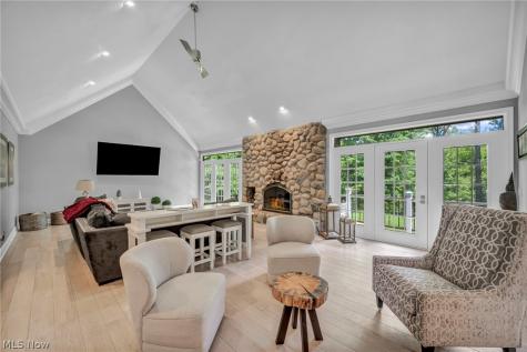 8536 Timber Trail Brecksville OH 44141