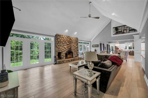 8536 Timber Trail Brecksville OH 44141