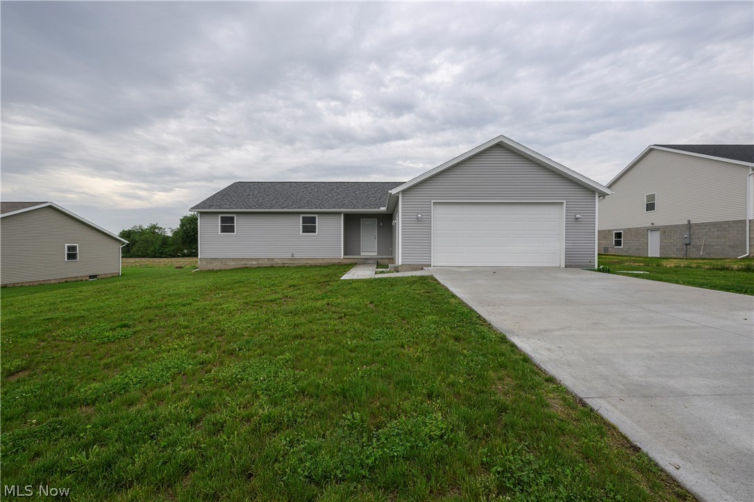 10952 Madlyn Street NE Bolivar OH 44612