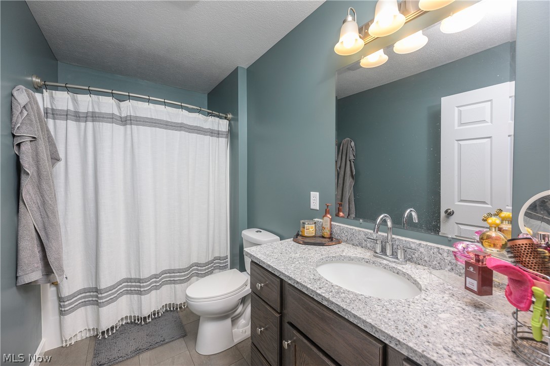 10952 Madlyn Street NE Bolivar OH 44612