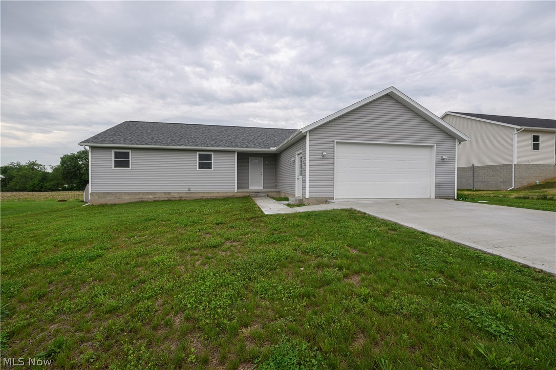 10952 Madlyn Street NE Bolivar OH 44612