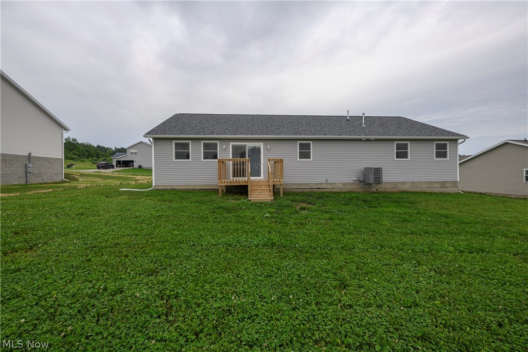 10952 Madlyn Street NE Bolivar OH 44612