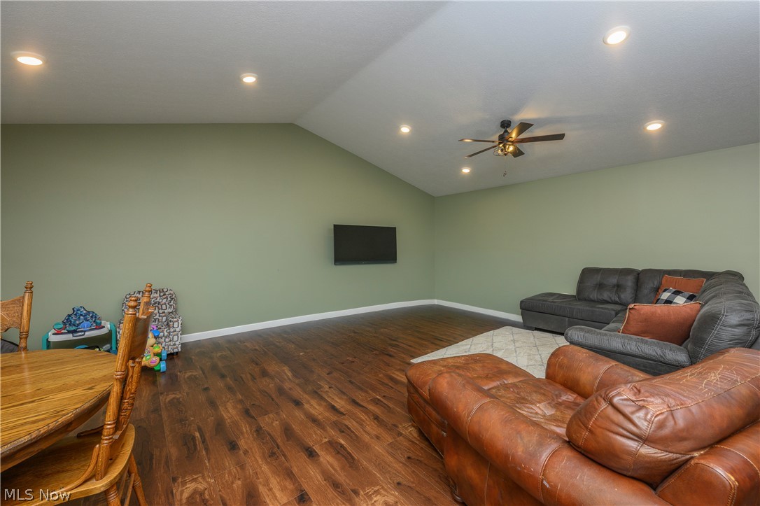 10952 Madlyn Street NE Bolivar OH 44612