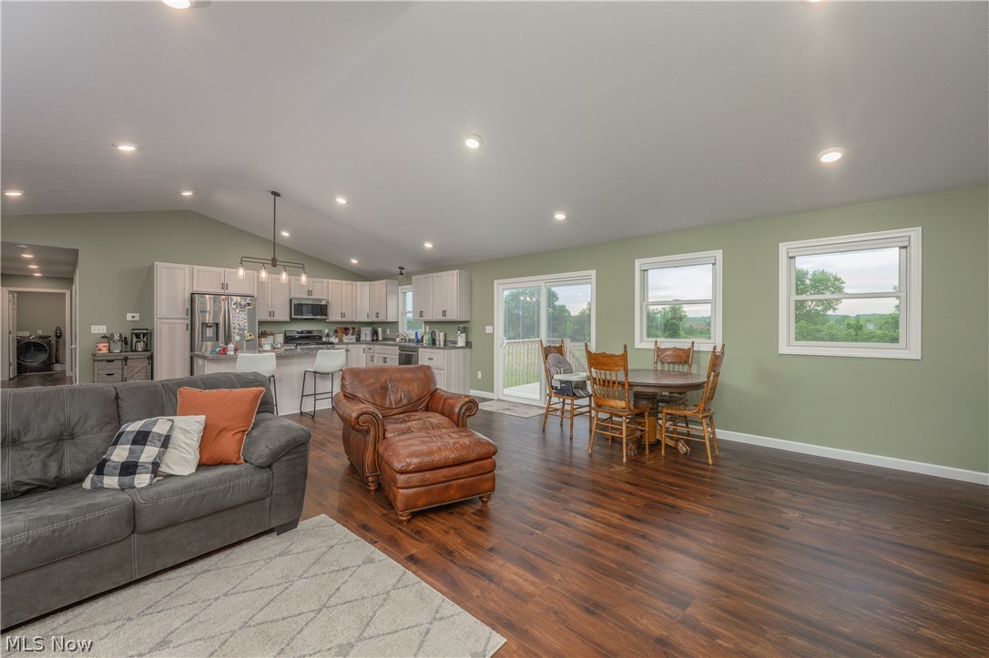 10952 Madlyn Street NE Bolivar OH 44612