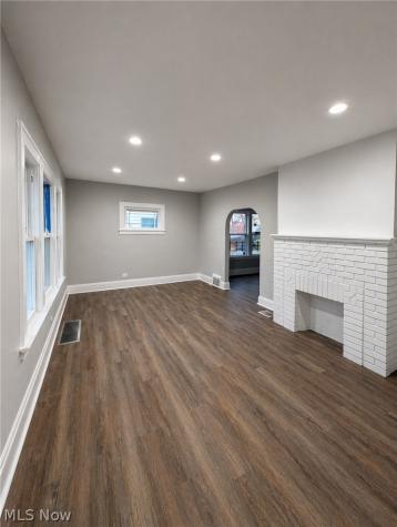 13316 Edgewood Avenue Cleveland OH 44105