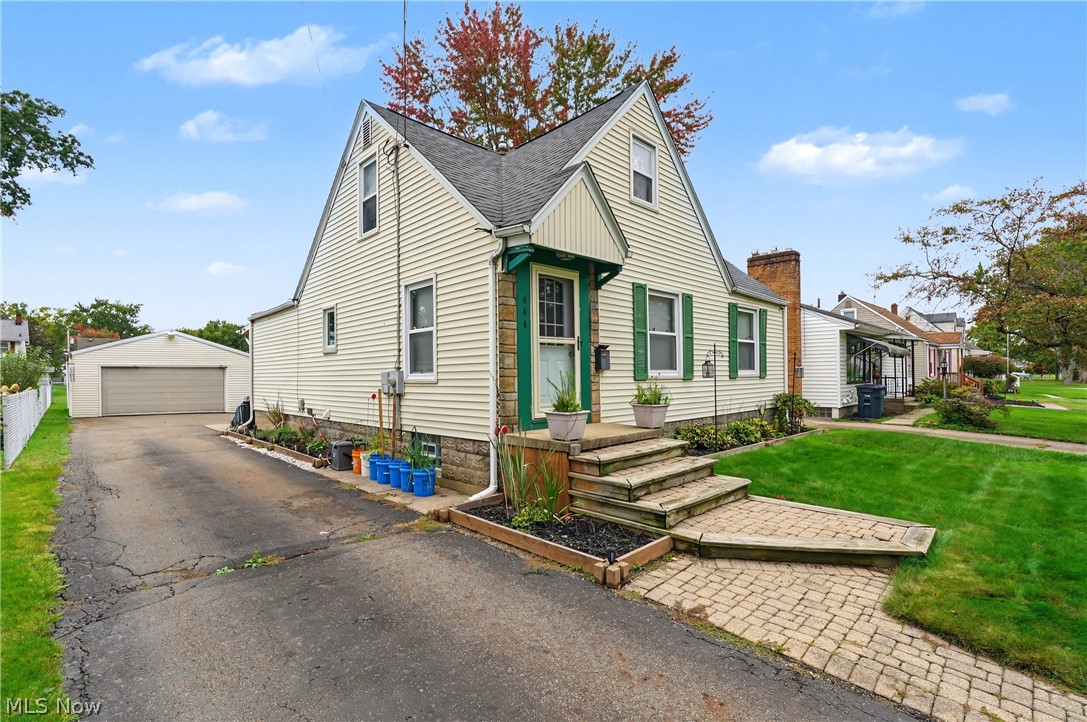 644 Meadowbrook Avenue SE Warren OH 44484