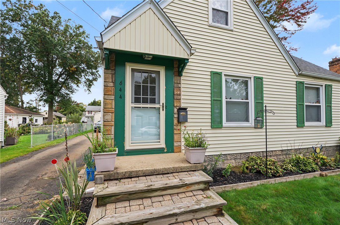 644 Meadowbrook Avenue SE Warren OH 44484