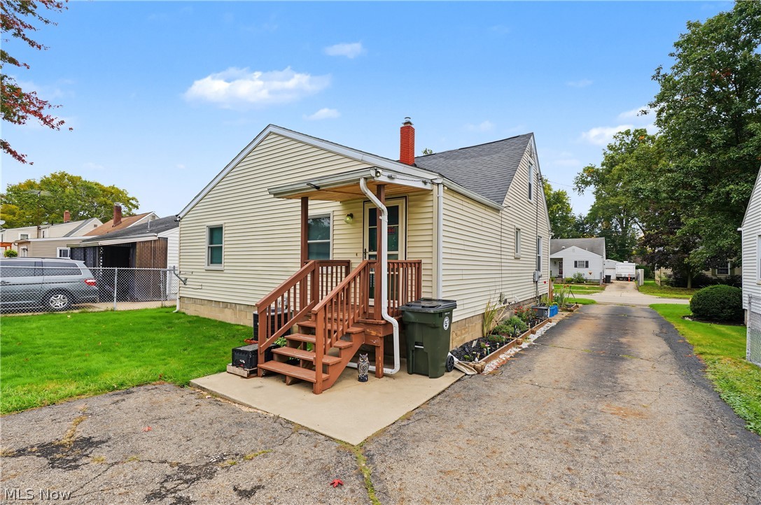 644 Meadowbrook Avenue SE Warren OH 44484