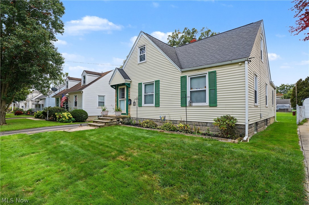 644 Meadowbrook Avenue SE Warren OH 44484