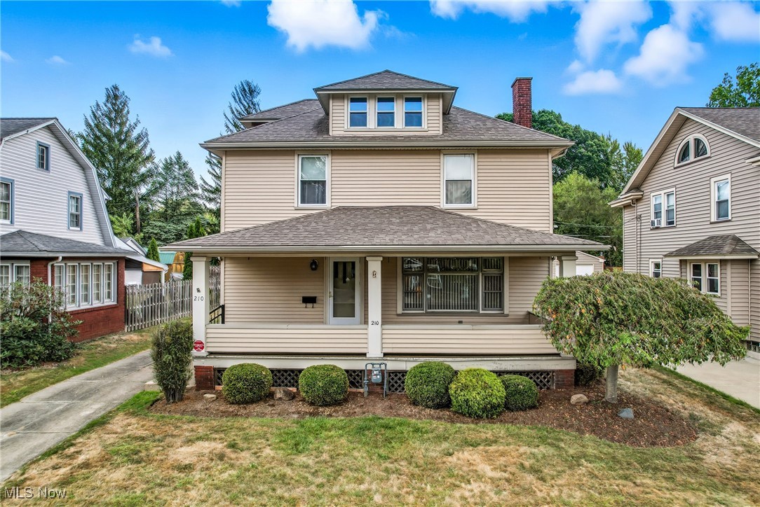 210 Fairmount Avenue NE Warren OH 44483