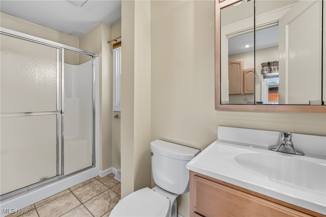 210 Fairmount Avenue NE Warren OH 44483
