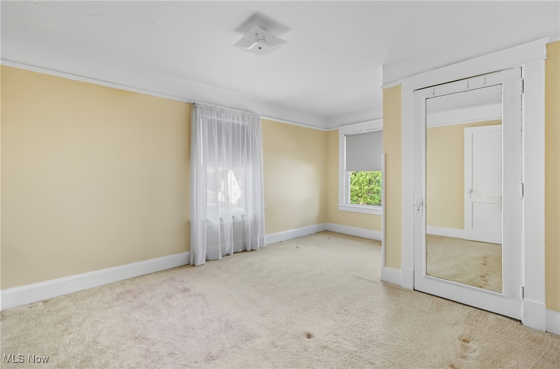 210 Fairmount Avenue NE Warren OH 44483
