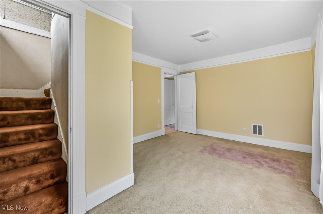 210 Fairmount Avenue NE Warren OH 44483