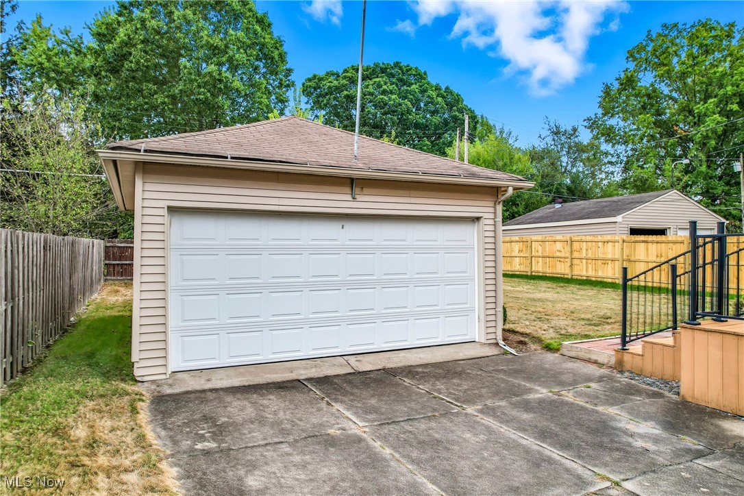 210 Fairmount Avenue NE Warren OH 44483