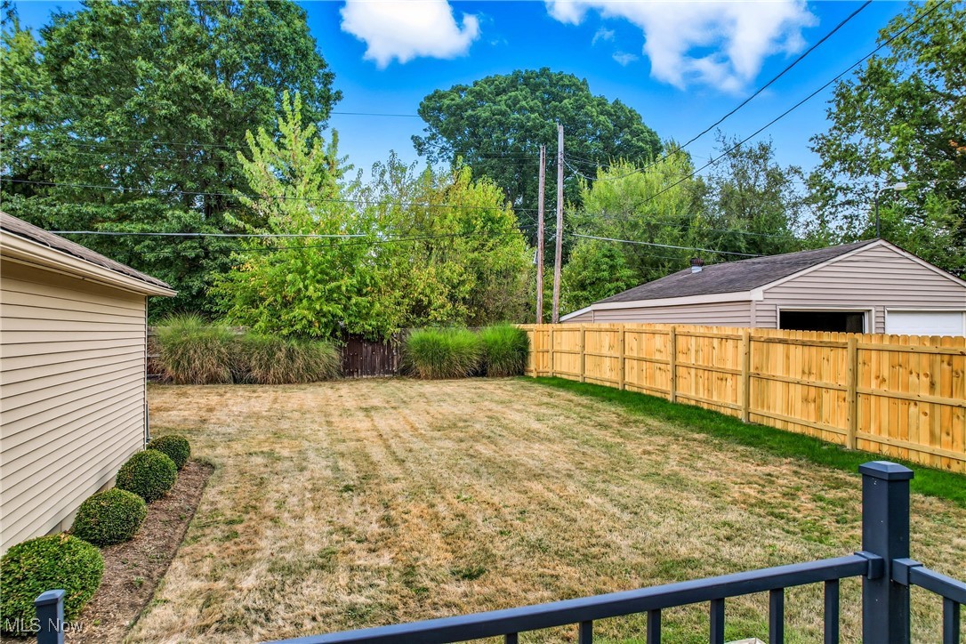 210 Fairmount Avenue NE Warren OH 44483