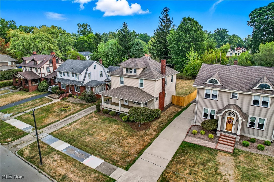 210 Fairmount Avenue NE Warren OH 44483
