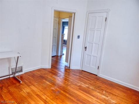 7432 Outlook Avenue Brooklyn OH 44144