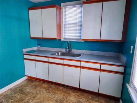 7432 Outlook Avenue Brooklyn OH 44144