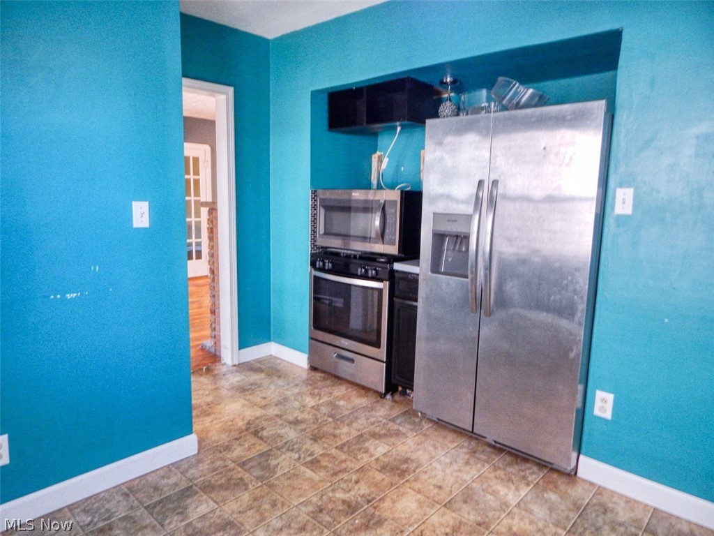 7432 Outlook Avenue Brooklyn OH 44144