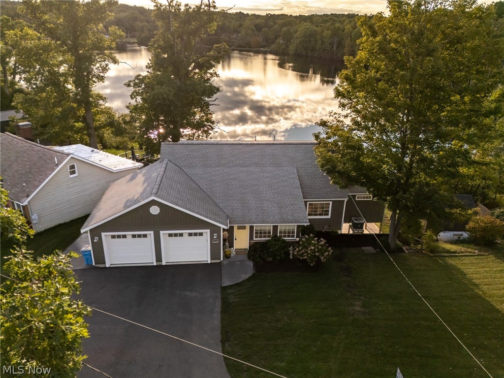 15466 Lakeshore Drive Burton OH 44021